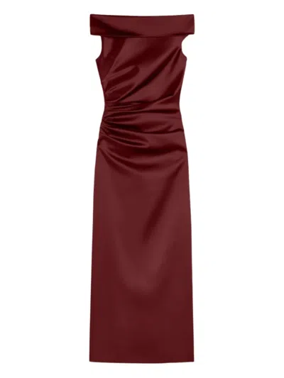 露肩垂坠超长连衣裙