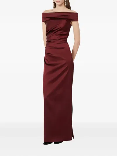 露肩垂坠超长连衣裙