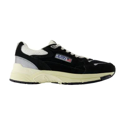 Autry Black Suede And Mesh Sneakers With Cream Cushioned Sole In Black