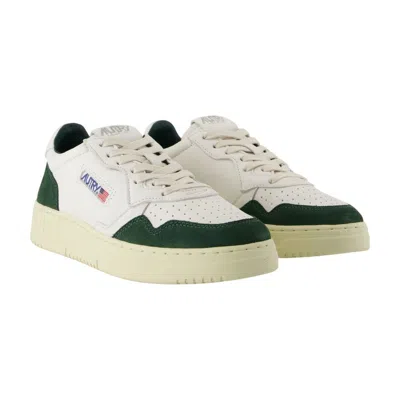 Autry Medalist Sneakers In Neutral