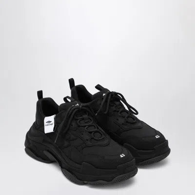 Balenciaga Triple S Sporty Low-top Sneakers In Black