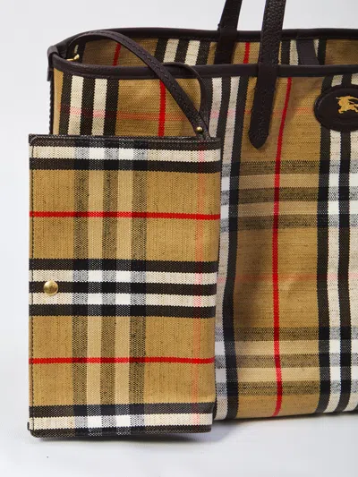 Burberry Tote Highlands M Camel Cuadros