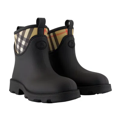 Burberry Black Rubber Marsh Stamp Ankle Boots In Black
