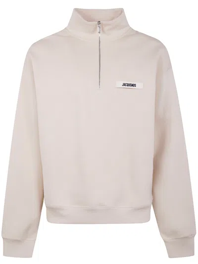 Jacquemus The Gros Grain Zipped-rollneck Sweatshirt In Neutral