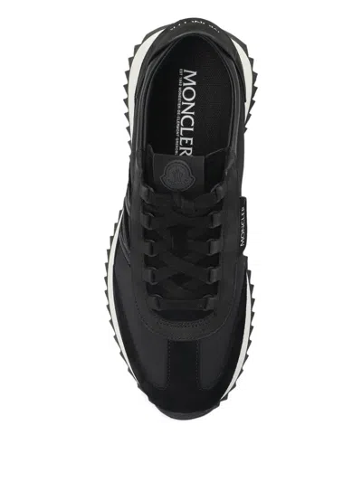 Moncler Pacey2 Low Top Sneakers In Black