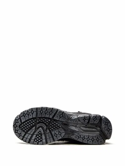 New Balance M2002 Protected Sneakers In Black