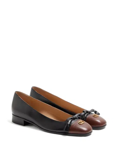 Valentino Garavani Valet Du Roi Leather Ballets In Black