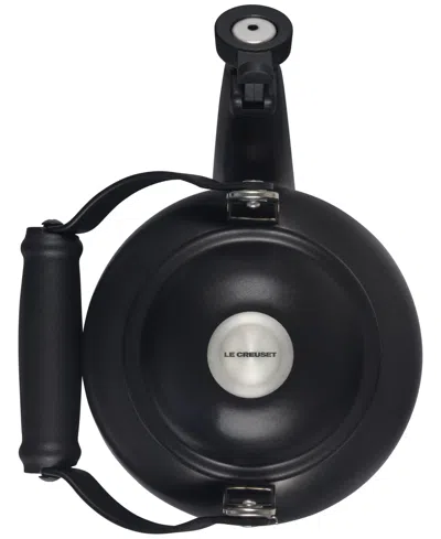 Le Creuset Demi Kettle & 2 Mug Set In Black