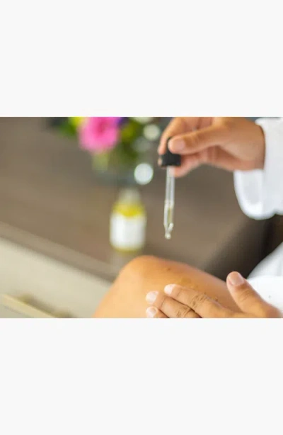 Lizush Moisturizing Set With Grapefruit Body Oil And Body Scrub In White