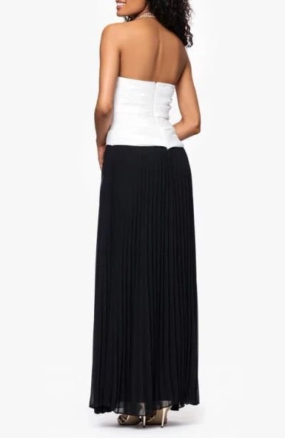 Betsy & Adam Strapless A-line Dress In White