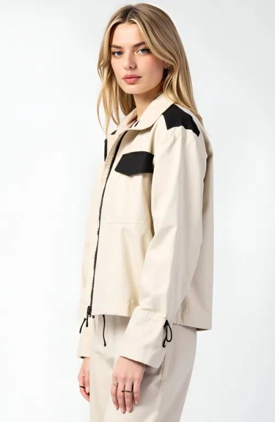 Modenaire Cropped Zip-up Jacket With Contrast Pockets In Neutral