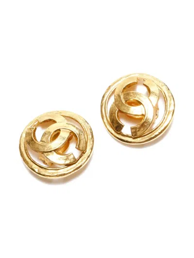 Pre-owned Chanel 1994 Interlocking Cc Clip-on Earrings In Gold