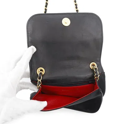 Pre-owned Chanel Black Nylon Leather Shoulder Bag ()