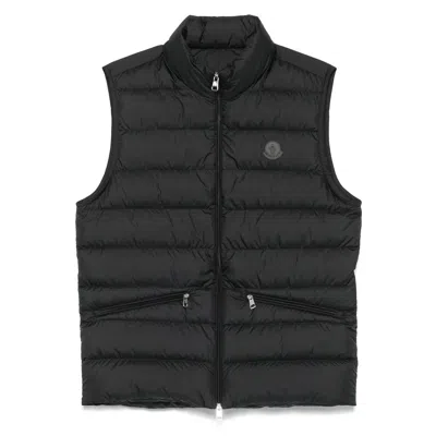 Moncler Quilted Sleeveless Gilet In Black
