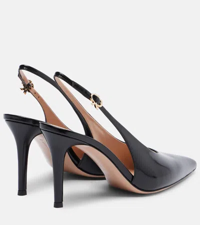 Gianvito Rossi Buckle Detail Pointed Toe Pump In Black