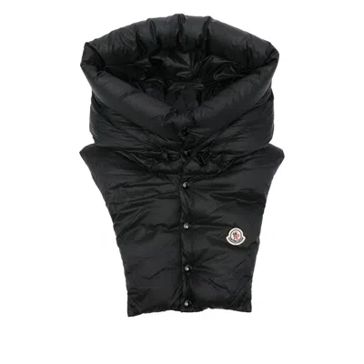 Moncler Quilted High-neck Hood In Black