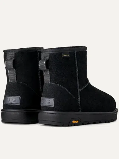 Ugg W Classic Mini Gtx Shoes In Black