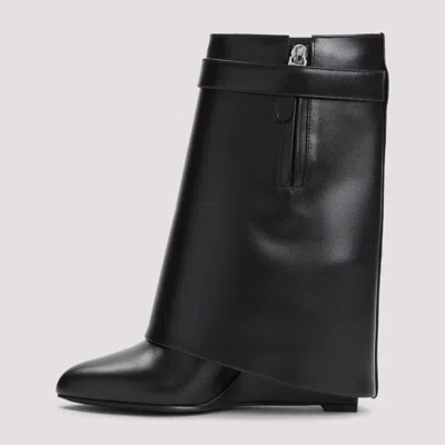 Givenchy Shark Lock Ankleboot Low Heels Ankle Boots In Black Leather In Black