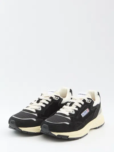 Autry Hyperway Sneakers In Black Mesh And Velvet In Multi