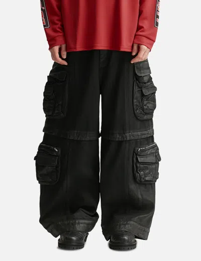 Lựu Dạn Zip-off Cargo Jeans In Black