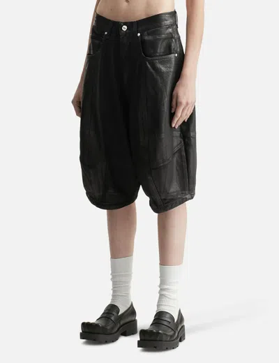 Lựu Dạn Puffa Shorts In Black