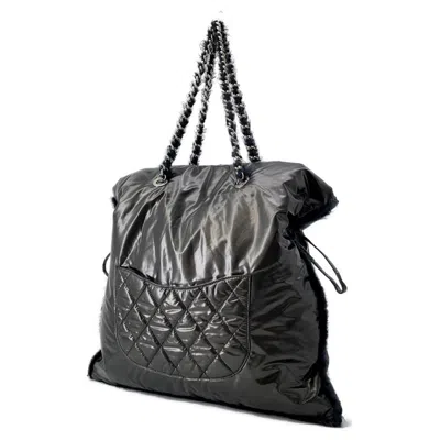 Pre-owned Chanel Black Nylon Fur Shoulder Bag ()