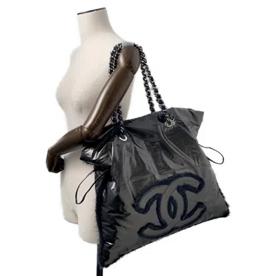 Pre-owned Chanel Black Nylon Fur Shoulder Bag ()