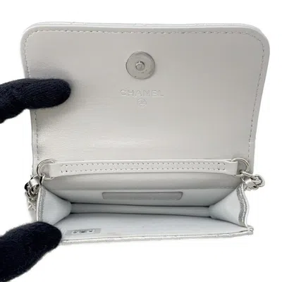 Pre-owned Chanel Silver Leather Pochette Shoulder Bag ()