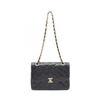 Pre-owned Chanel Leather Shoulder Bag () In Black