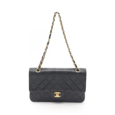 Pre-owned Chanel Leather Shoulder Bag () In Black
