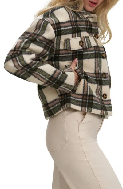 Noize Plaid Crop Shacket In Multi