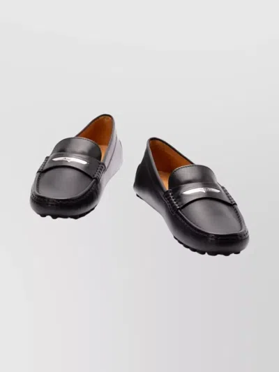 Tod's Gommino Leather Loafers In Black