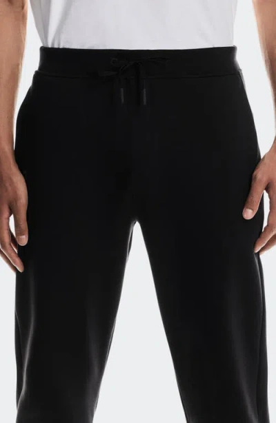 On Focus Tech Sweatpants In Black
