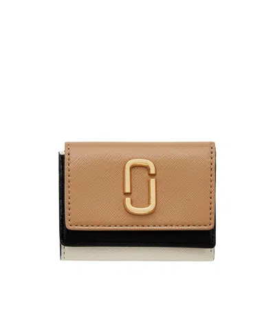 Marc Jacobs Mini The Utility Snapshot Wallet In Brown
