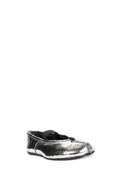 Maison Margiela Tabi Split-toe Metallic Cracked-leather Ballet Flats In Silver