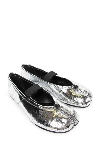 Maison Margiela Tabi Split-toe Metallic Cracked-leather Ballet Flats In Silver