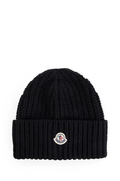 Moncler Logo Patch Cuff Virgin Wool Rib Beanie In Black