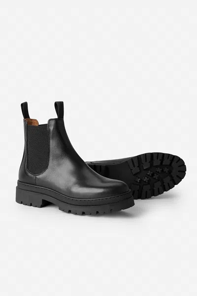 A Days March All Weather Chelsea Boots In Black