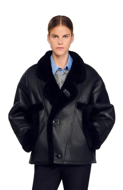 Sandro Short Shearling Coat In Black