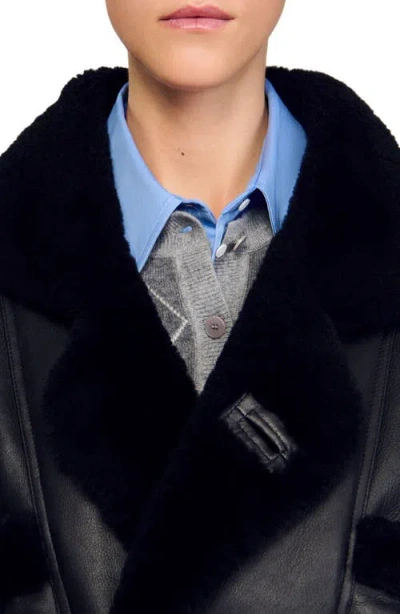Sandro Short Shearling Coat In Black