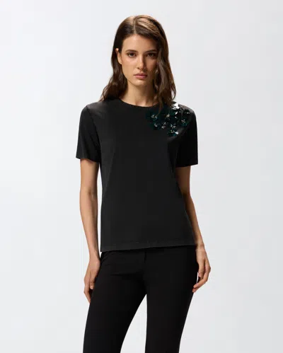 Pinko T-shirt With Flowers Embroidery In Black