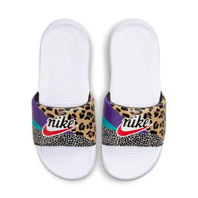 Nike (wmns)  Victori One Printed Slide 'beach Of The Bleachers' In Multi