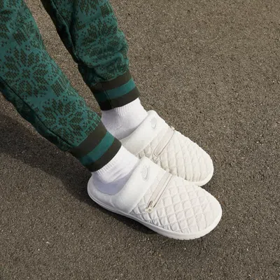 Nike (wmns)  Burrow Se 'light Orewood Brown' In Black