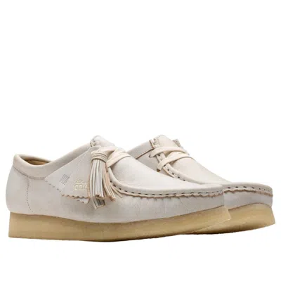 Clarks Wallabee In White