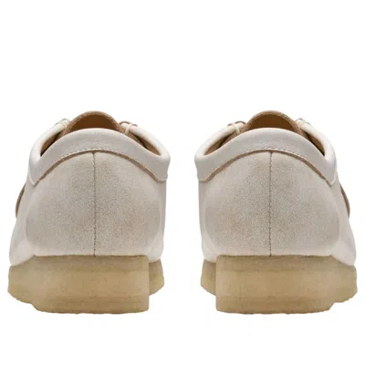 Clarks Wallabee In White