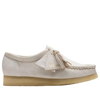Clarks Wallabee In White