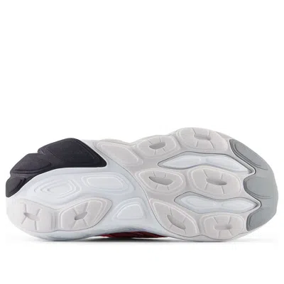 New Balance Damen Fresh Foam X Balos V1 In Rot/braun/grau, Synthetik, Grösse 40.5