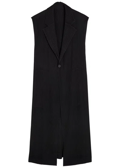 Issey Miyake Hatching Sleeveless Coat In Black
