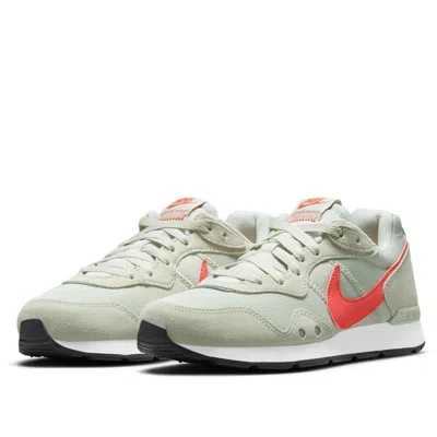Nike (wmns)  Venture Runner 'light Bone Magic Ember' In Multi