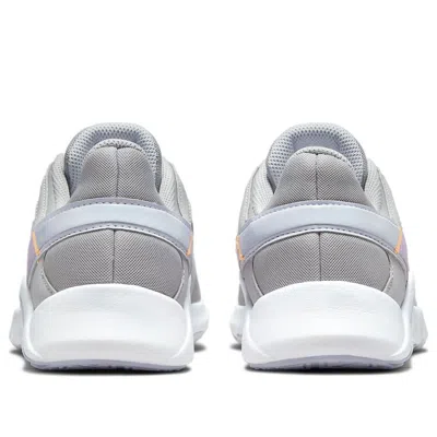 Nike (wmns)  Legend Essential 2 In Multi